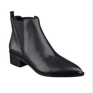 YALE POINTY TOE CHELSEA
BOOTIE